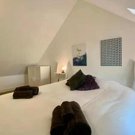 Enjoy #2 - Old Town & Wifi * באיו